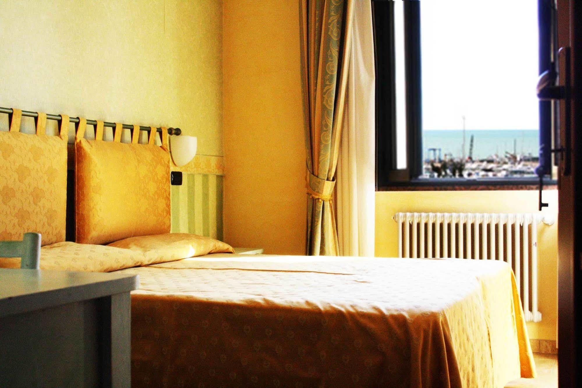 Hotel Beaurivage Senigallia Kültér fotó